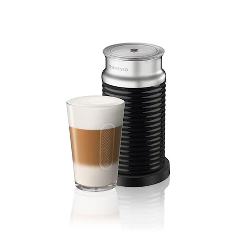 Cafetera Nespresso Essenza Mini Roja + Aeroccino Espumador